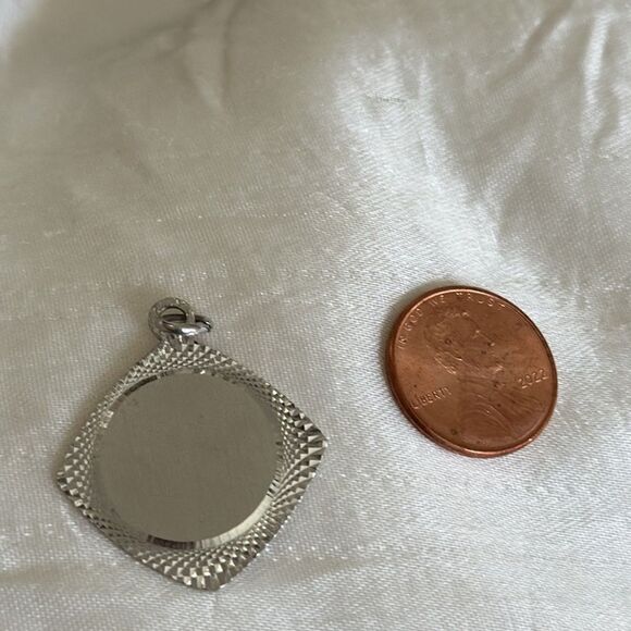 Vintage Lamode sterling silver diamond shaped pendant - Picture 4 of 4